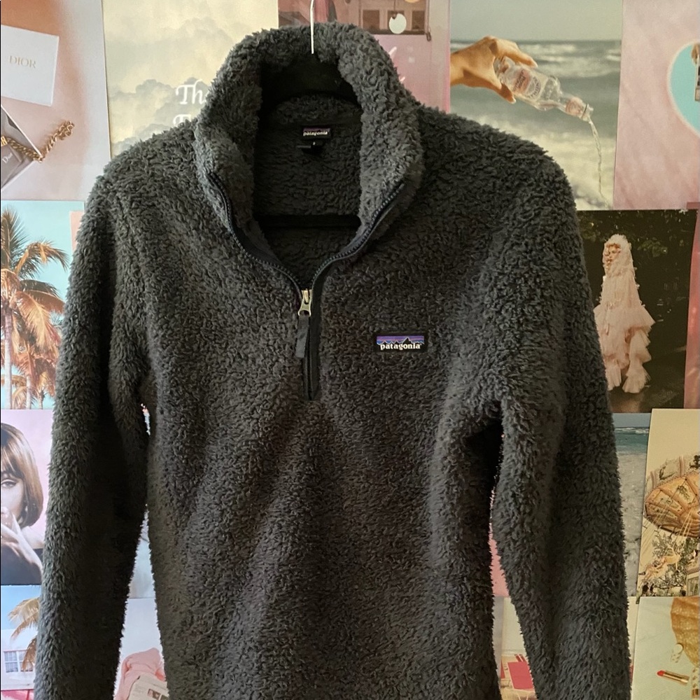 Charcoal sherpa Patagonia three-quarter zip up